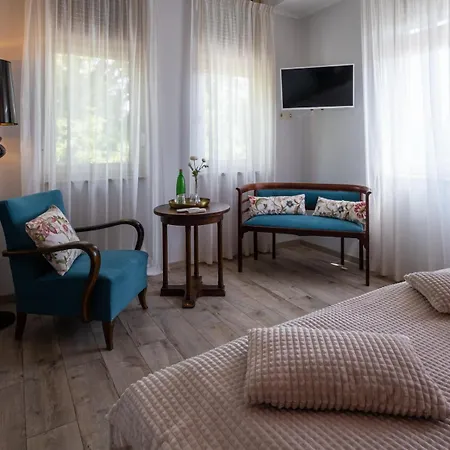 Neptun Badacsony ホテル バダチョニトマイ