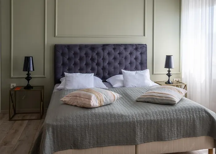 Neptun Badacsony ホテル *